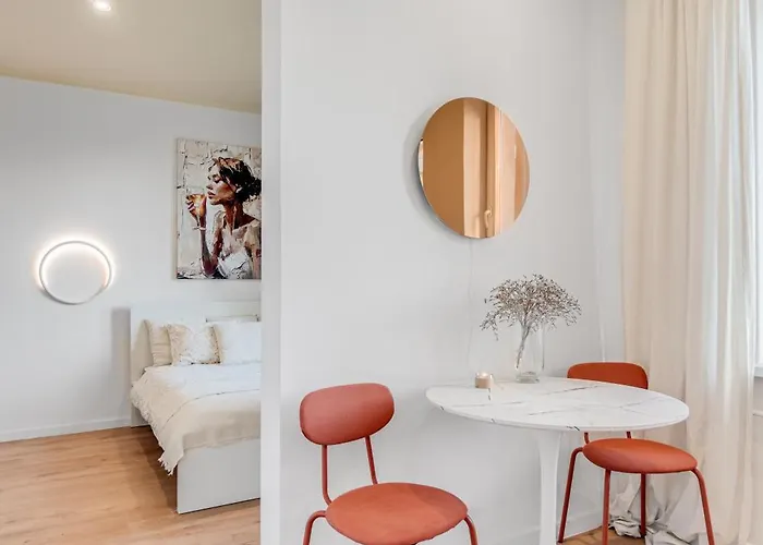 Comfistay Central Eight - Rynek I Amfiteatr